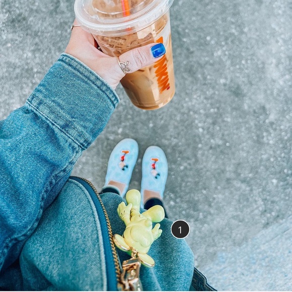 NWT Collector’s Mickey Mouse bag charm by BaubleBar in sweet yellow - Picture 4 of 16